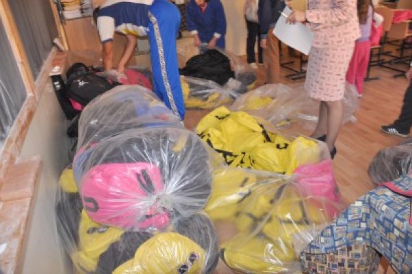 Peste 680.000 de elevi vor primi gratuit rechizite